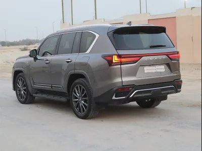 2023 لكزس إل إكس 600 إف