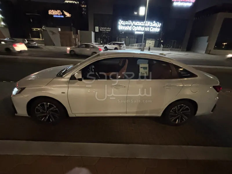 2024 تويوتا ياريس