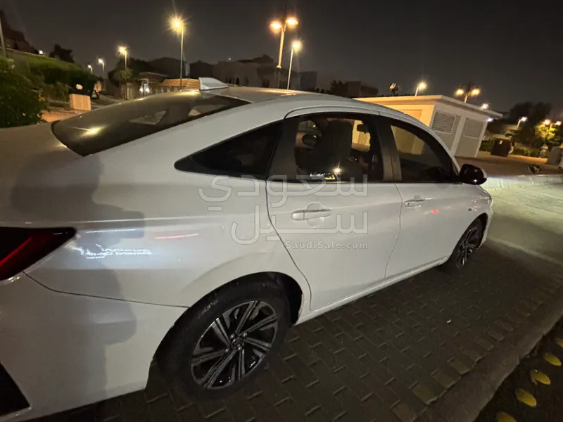 2024 تويوتا ياريس