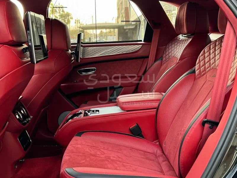 2022 بنتلي بنتايجا سبيد