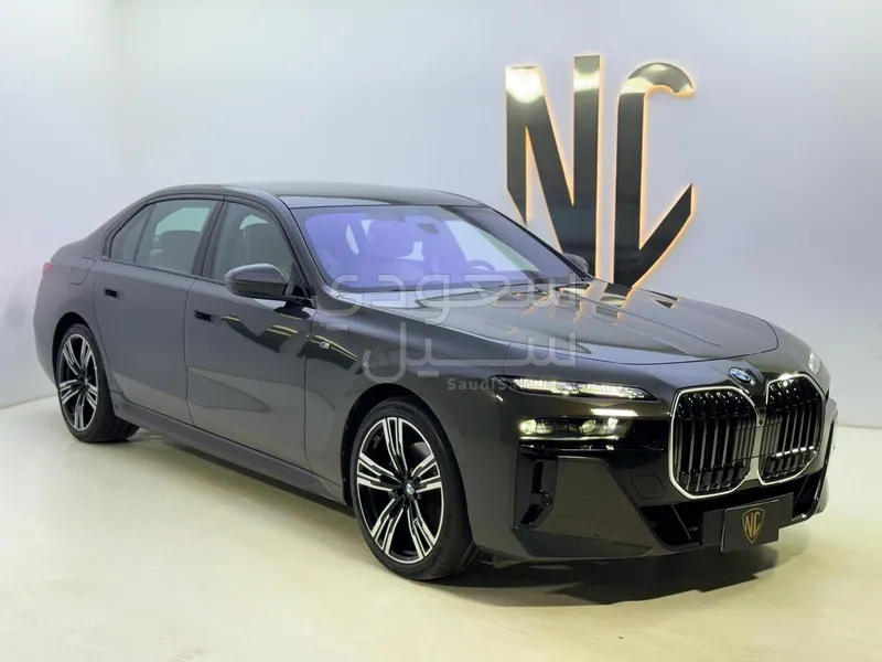 2026 بي ام دبليو الفئة السابعة 735أي