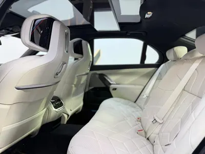 2026 بي ام دبليو الفئة السابعة 735أي