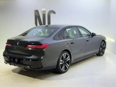 2026 بي ام دبليو الفئة السابعة 735أي