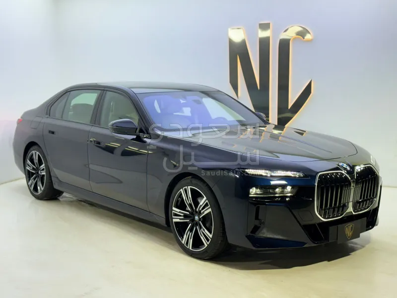 2026 بي ام دبليو الفئة السابعة 735أي