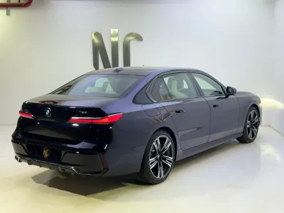 2026 بي ام دبليو الفئة السابعة 735أي