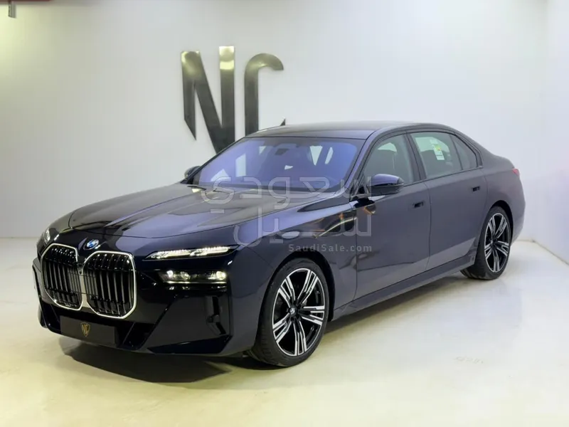 2026 بي ام دبليو الفئة السابعة 735أي