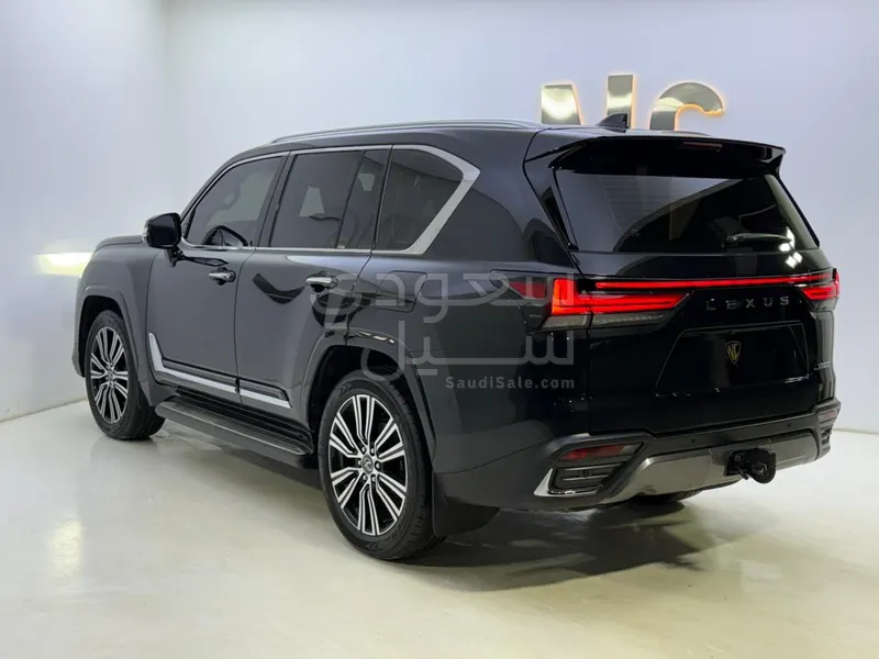 2025 لكزس إل إكس 600