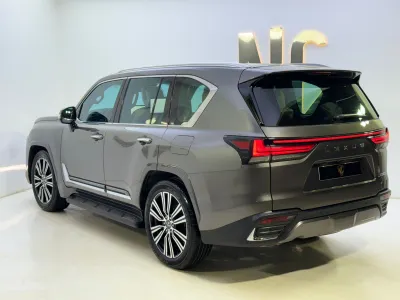 2024 لكزس إل إكس 600