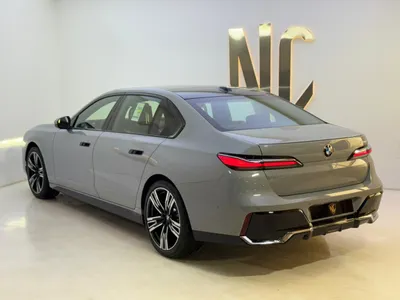 2026 بي ام دبليو الفئة السابعة 735أي