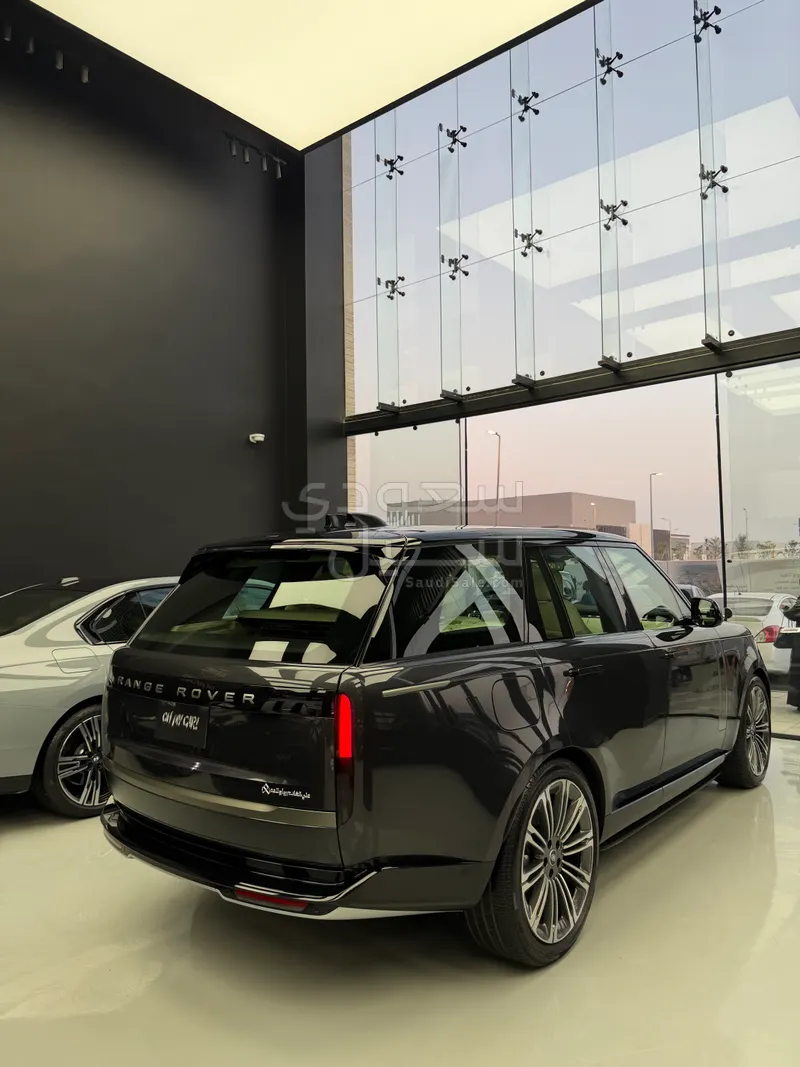 2025 لاند روفر رينج روفر اتش اس اي
