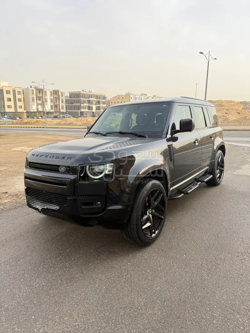 2022 لاند روفر ديفيندر 110