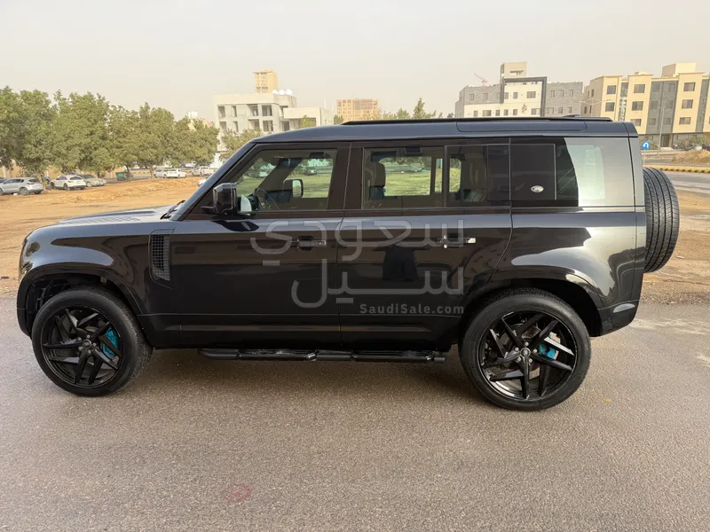 2022 لاند روفر ديفيندر 110