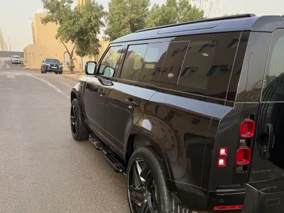 2022 لاند روفر ديفيندر 110