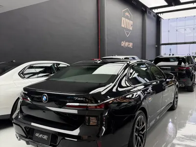 2025 بي ام دبليو الفئة السابعة 735أي