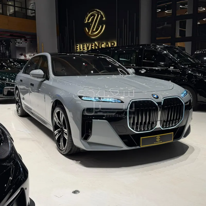 2026 بي ام دبليو الفئة السابعة 735أي