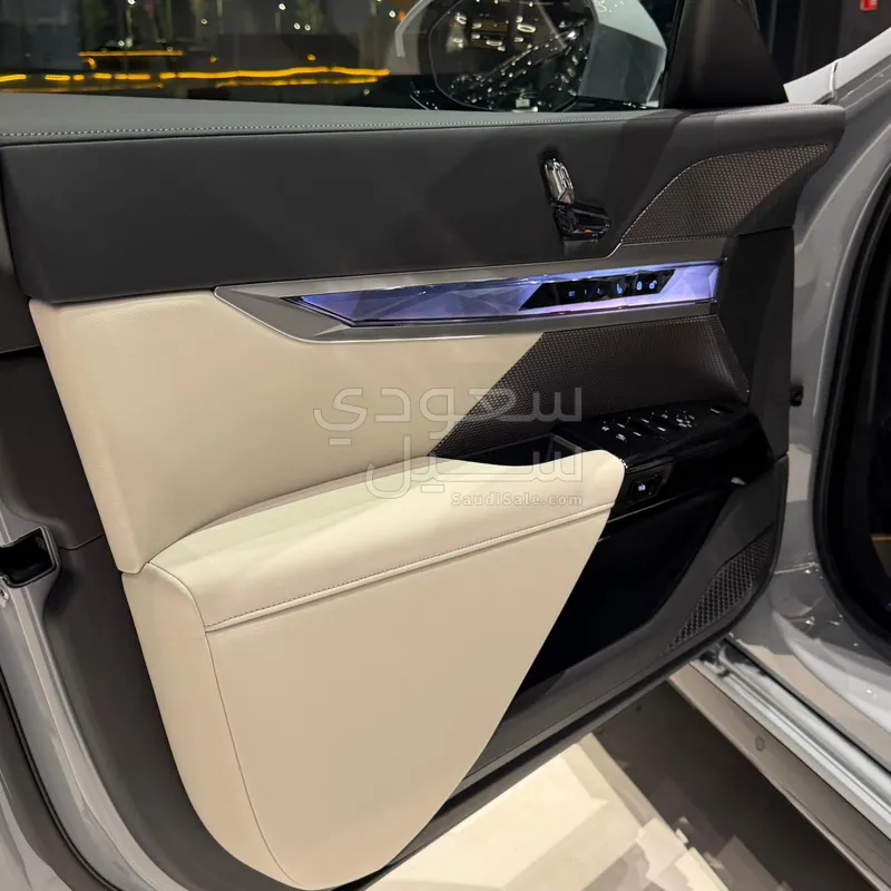 2026 بي ام دبليو الفئة السابعة 735أي