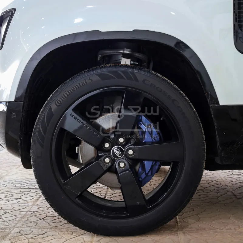 2022 لاند روفر ديفيندر اتش اس اي