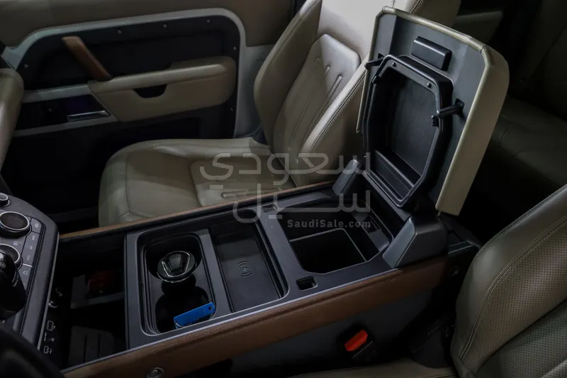 2022 لاند روفر ديفيندر اتش اس اي