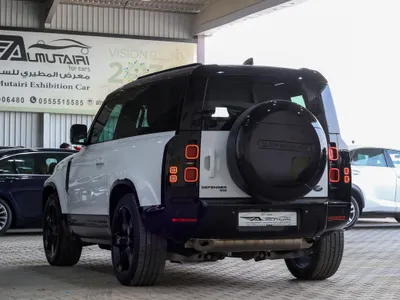 2022 لاند روفر ديفيندر اتش اس اي