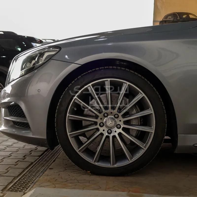 2017 مرسيدس - بنز إس 400