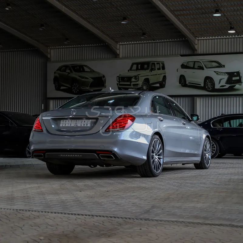 2017 مرسيدس - بنز إس 400