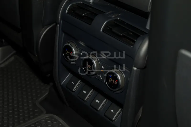 2020 لاند روفر ديفيندر اتش اس اي