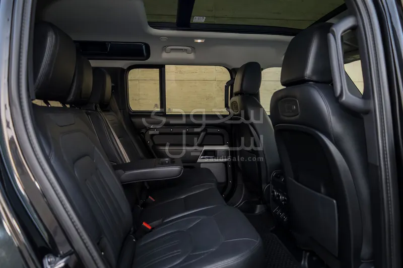 2020 لاند روفر ديفيندر اتش اس اي