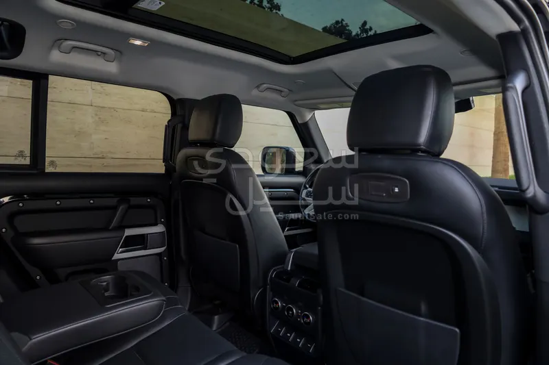 2020 لاند روفر ديفيندر اتش اس اي