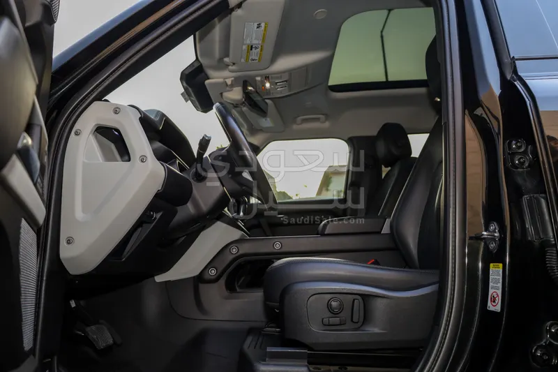 2020 لاند روفر ديفيندر اتش اس اي