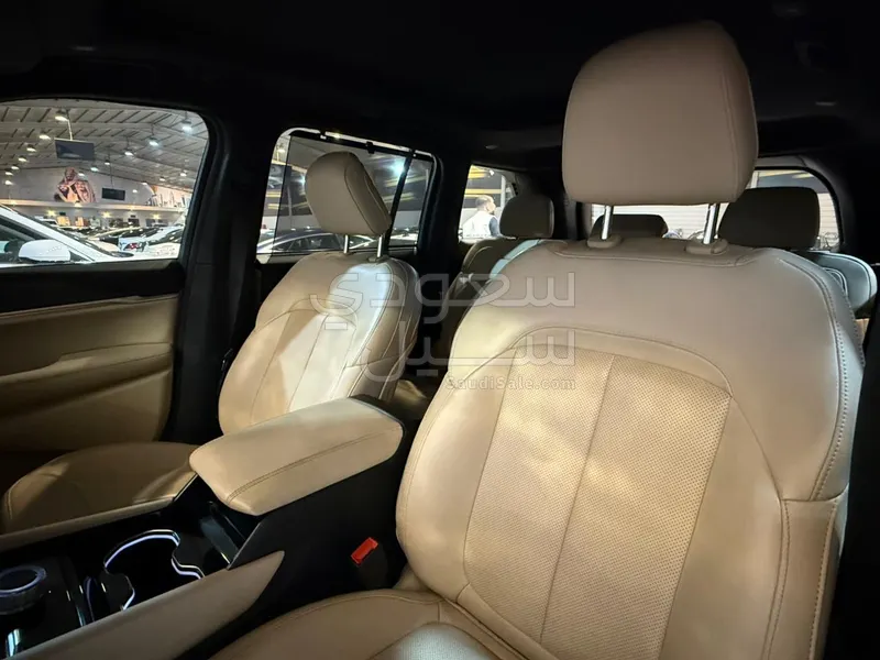 2023 جييب جراند شيروكي ليمتد بلس