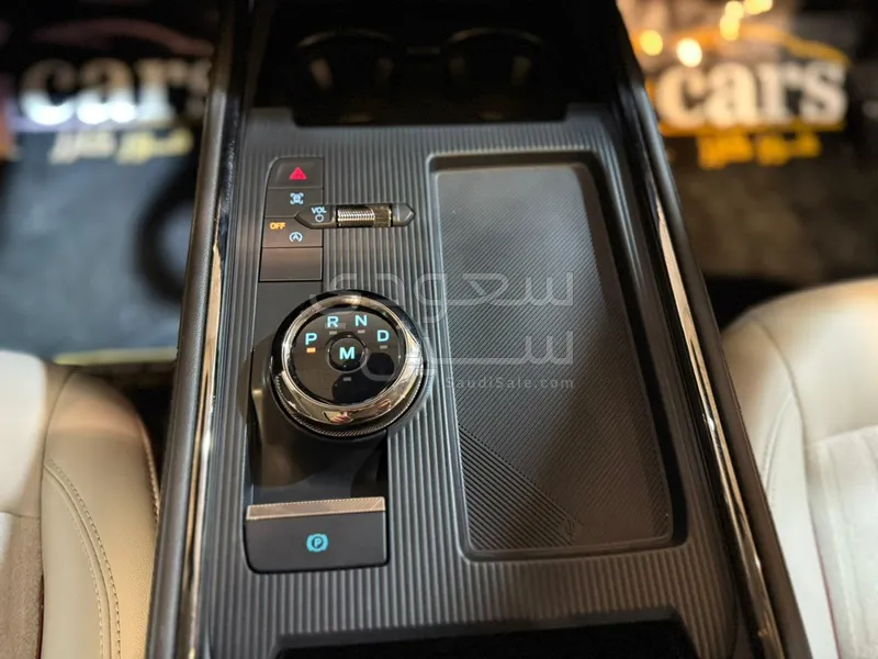 2025 فورد توروس ترند