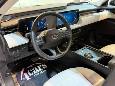 2025 فورد توروس ترند