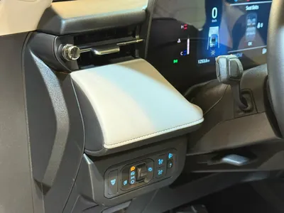 2025 فورد توروس ترند