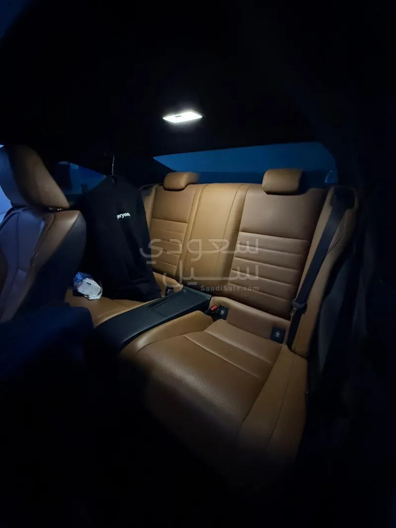 2019 لكزس أر سي 350