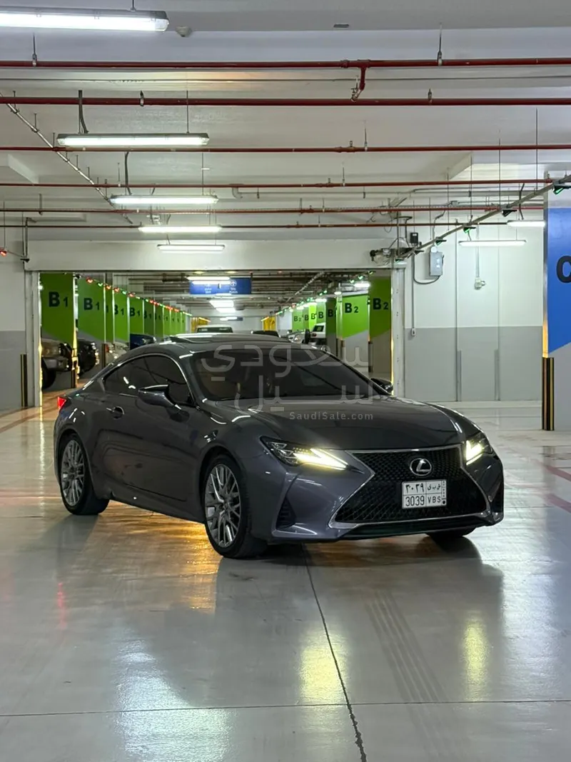 2019 لكزس أر سي 350