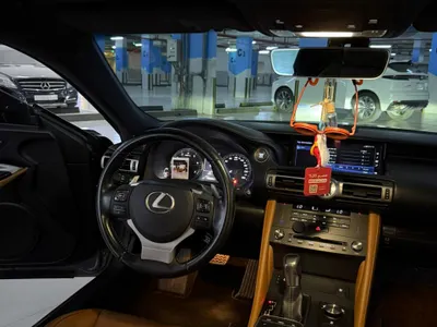 2019 لكزس أر سي 350