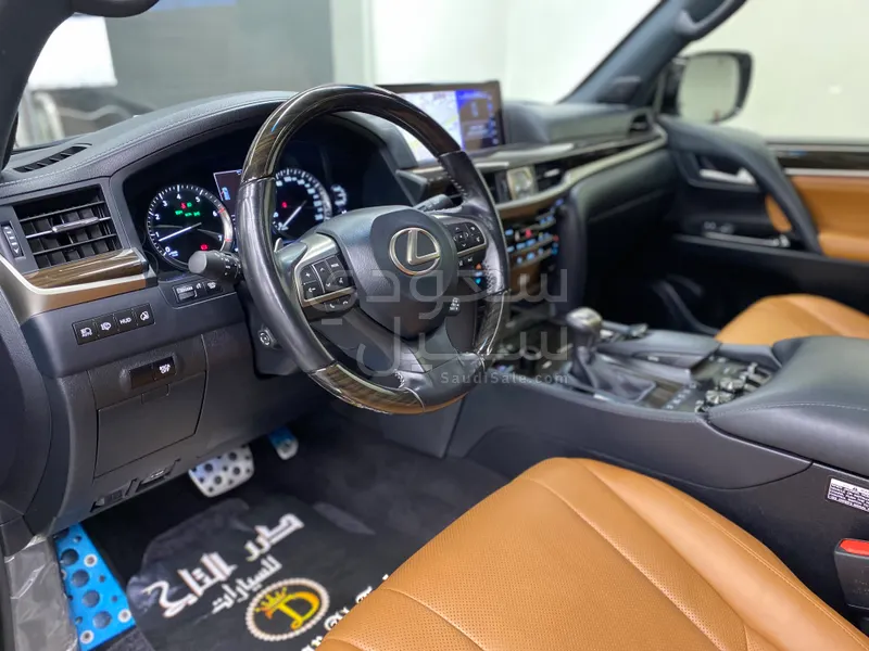 2021 لكزس إل إكس 570 اس