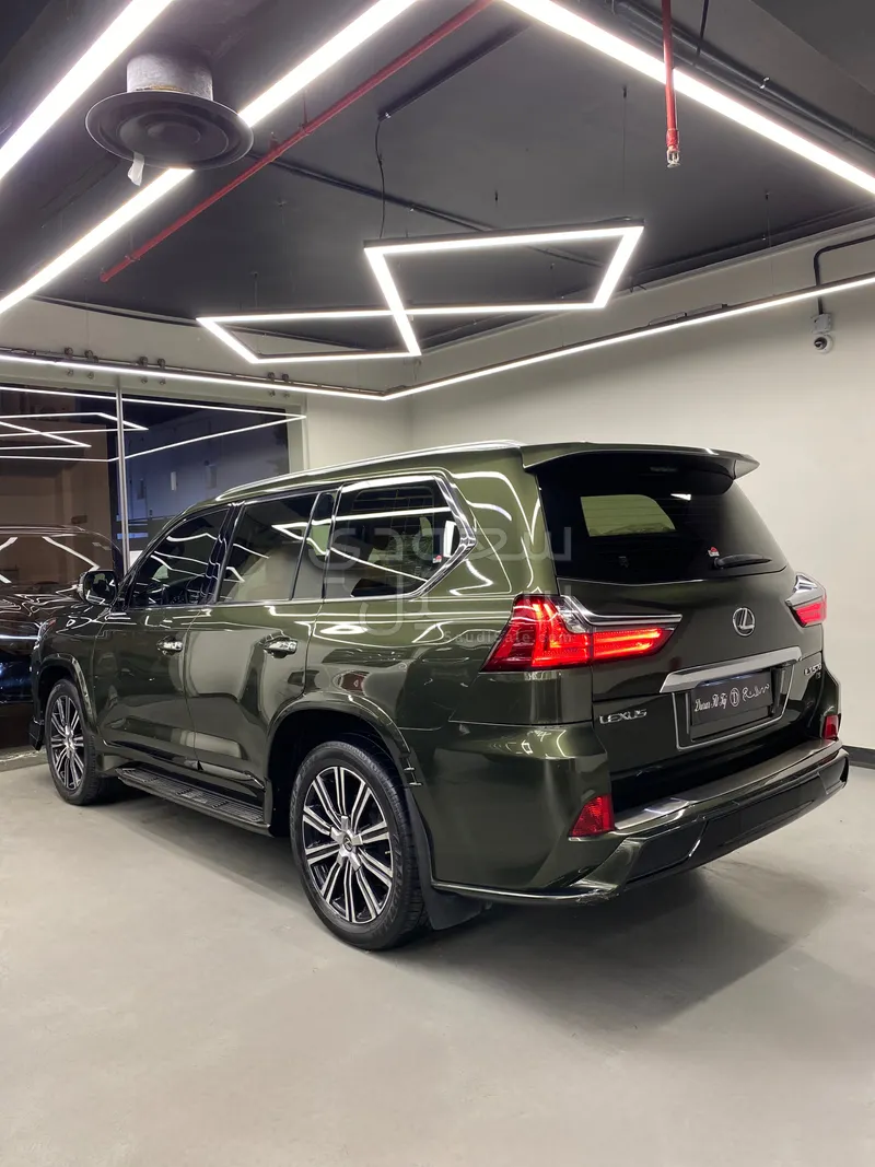 2021 لكزس إل إكس 570 اس