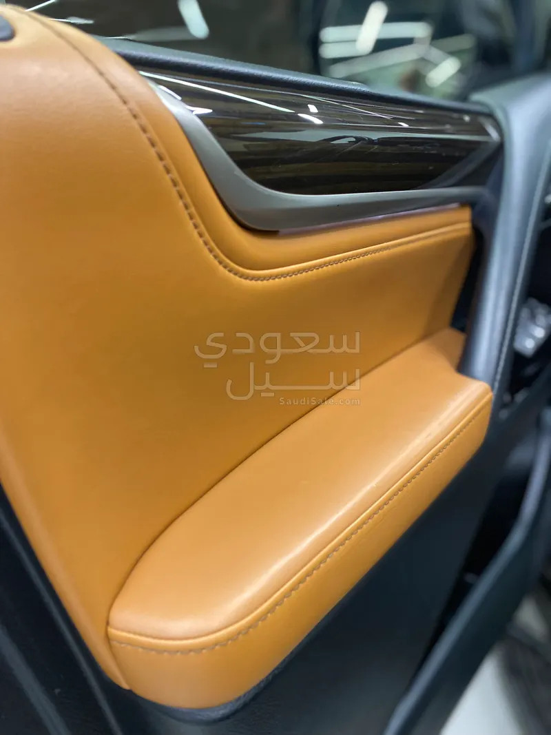 2021 لكزس إل إكس 570 اس