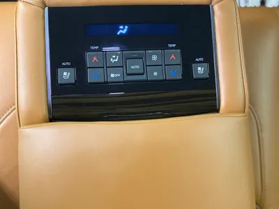 2021 لكزس إل إكس 570 اس