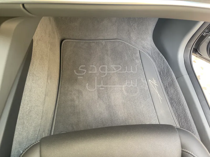 2025 لوسيد اير بيور