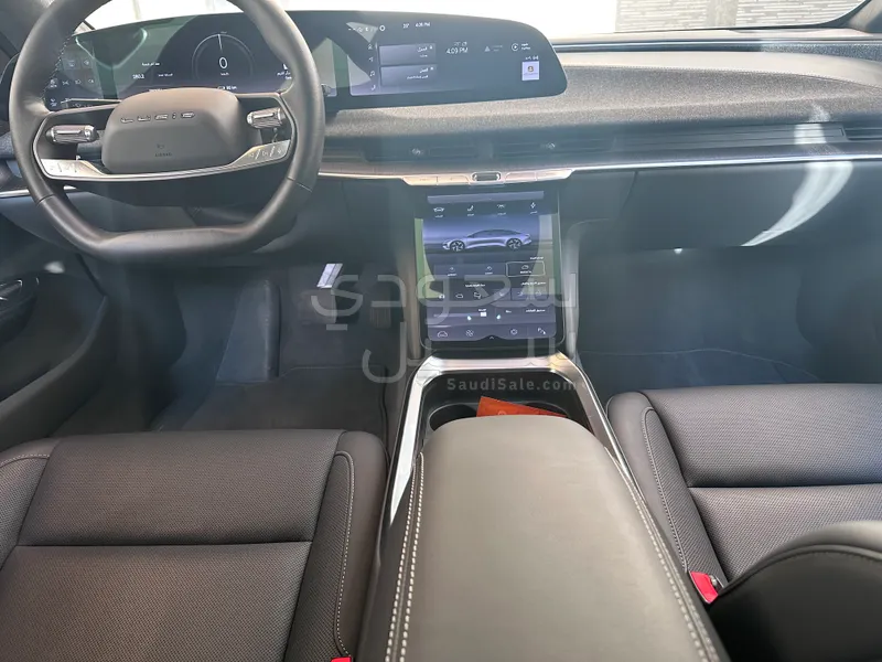 2025 لوسيد اير بيور