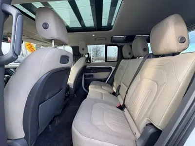 2021 لاند روفر ديفيندر 110