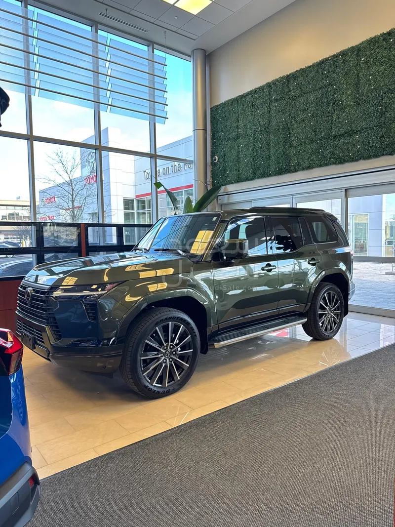 2025 لكزس جي إكس 550