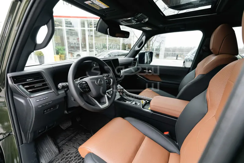 2025 لكزس جي إكس 550