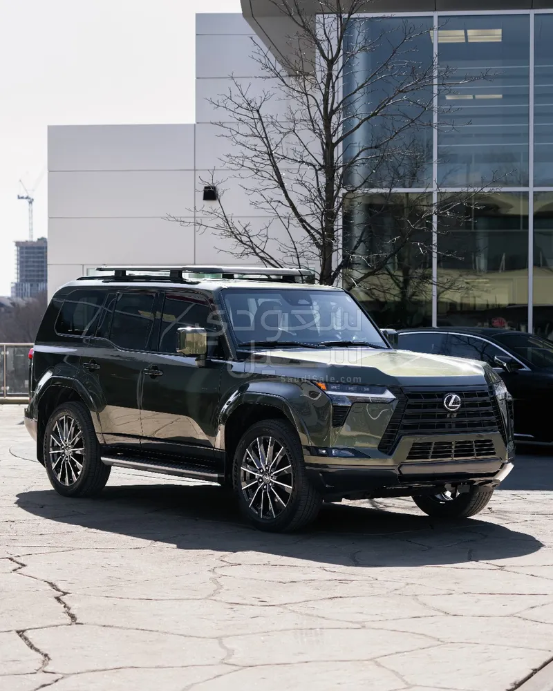 2025 لكزس جي إكس 550