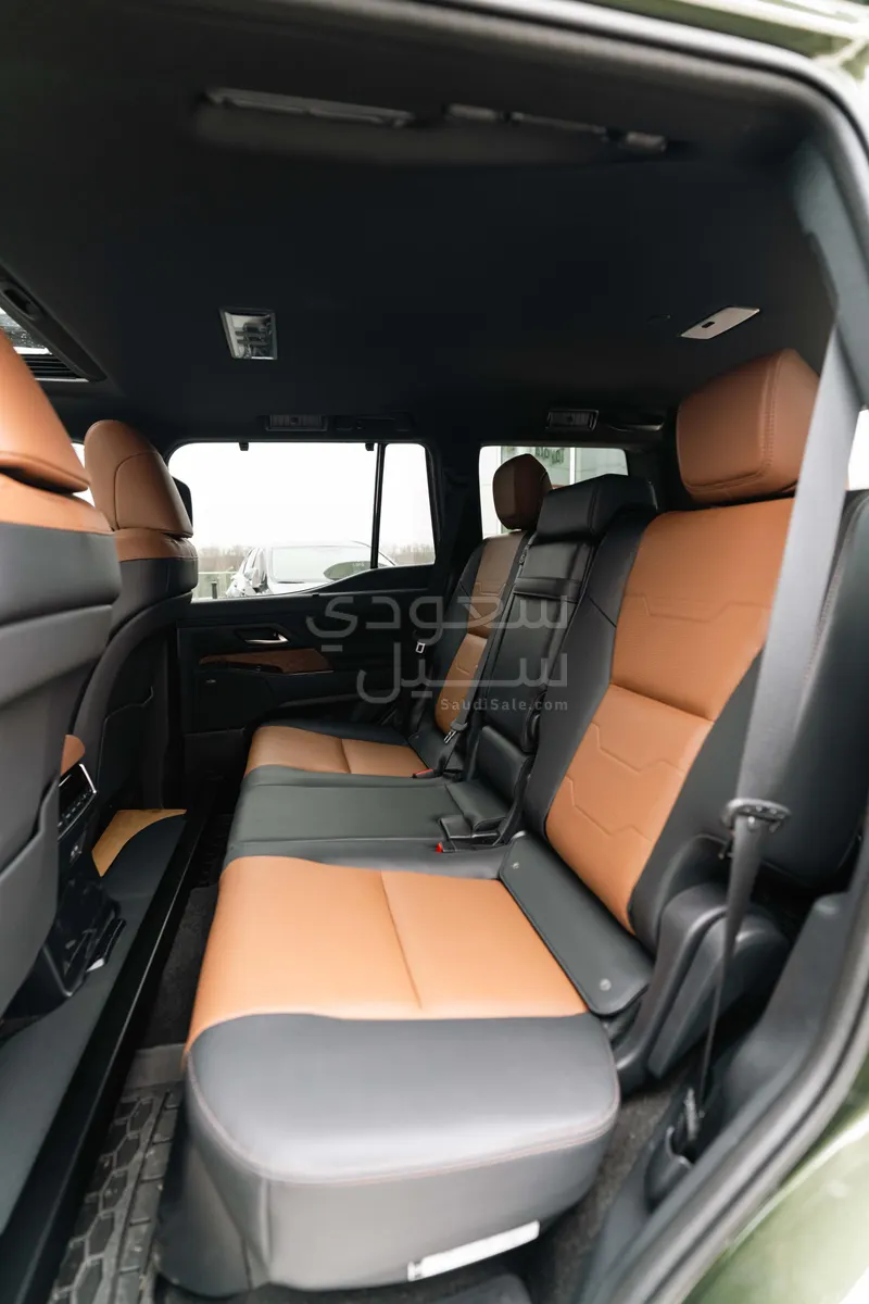 2025 لكزس جي إكس 550