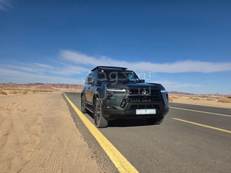 2025 لكزس جي إكس 550