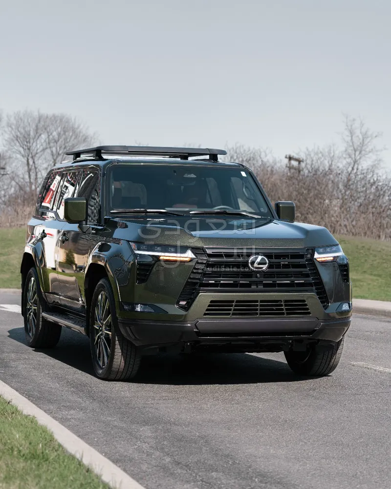 2025 لكزس جي إكس 550