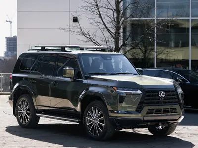 2025 لكزس جي إكس 550